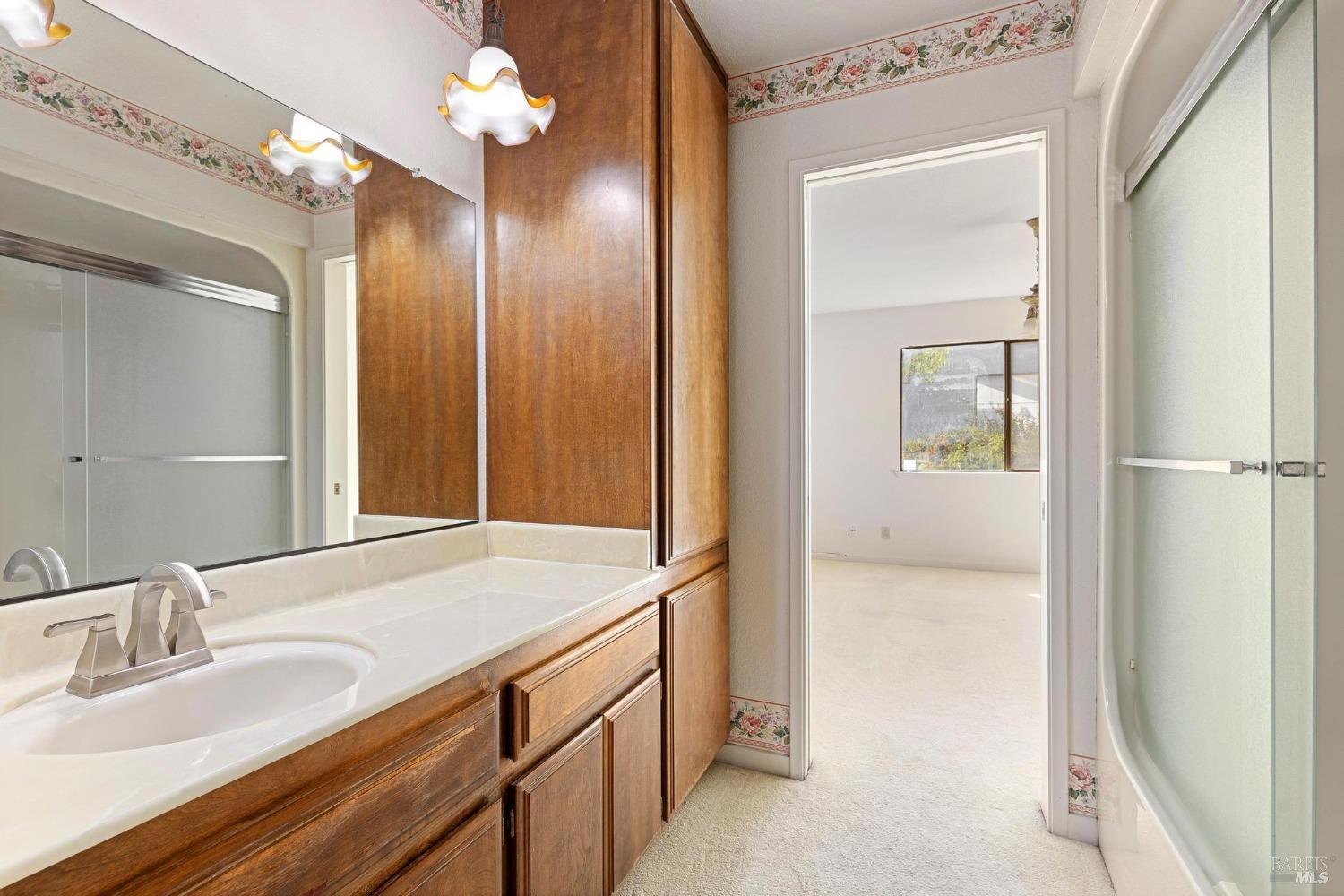 Detail Gallery Image 12 of 56 For 580 Yellowstone Dr, Vacaville,  CA 95687 - 2 Beds | 2 Baths