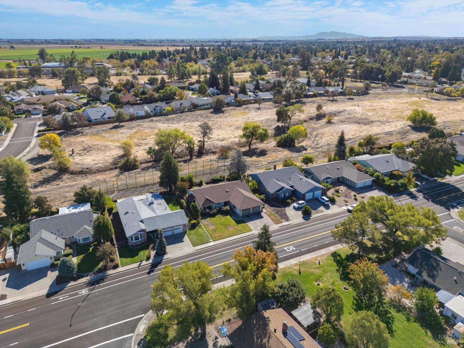 Detail Gallery Image 43 of 56 For 580 Yellowstone Dr, Vacaville,  CA 95687 - 2 Beds | 2 Baths