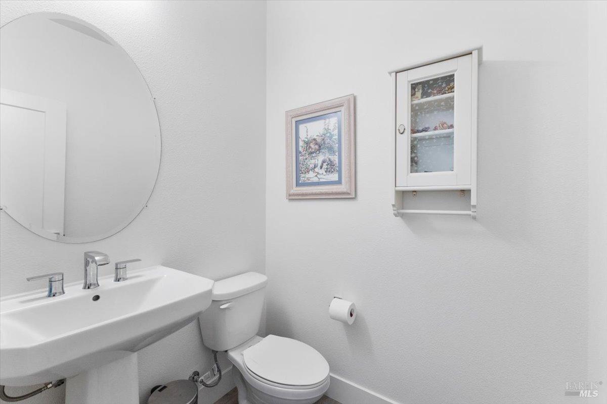 Detail Gallery Image 18 of 26 For 5765 Kassandra Pl, Rohnert Park,  CA 94928 - 3 Beds | 2/1 Baths