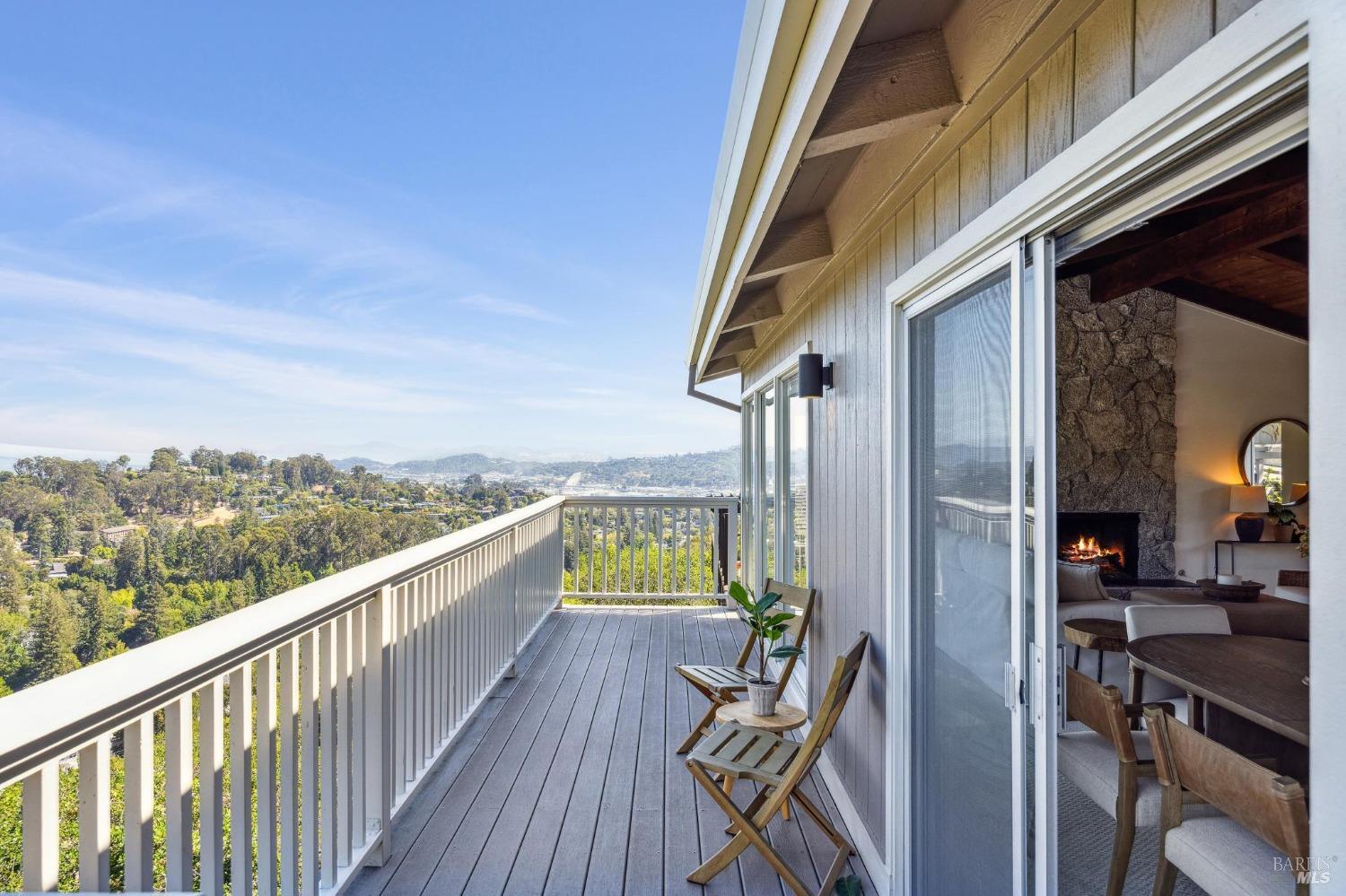 Detail Gallery Image 16 of 56 For 40 Aquinas Dr, San Rafael,  CA 94901 - 3 Beds | 2/1 Baths