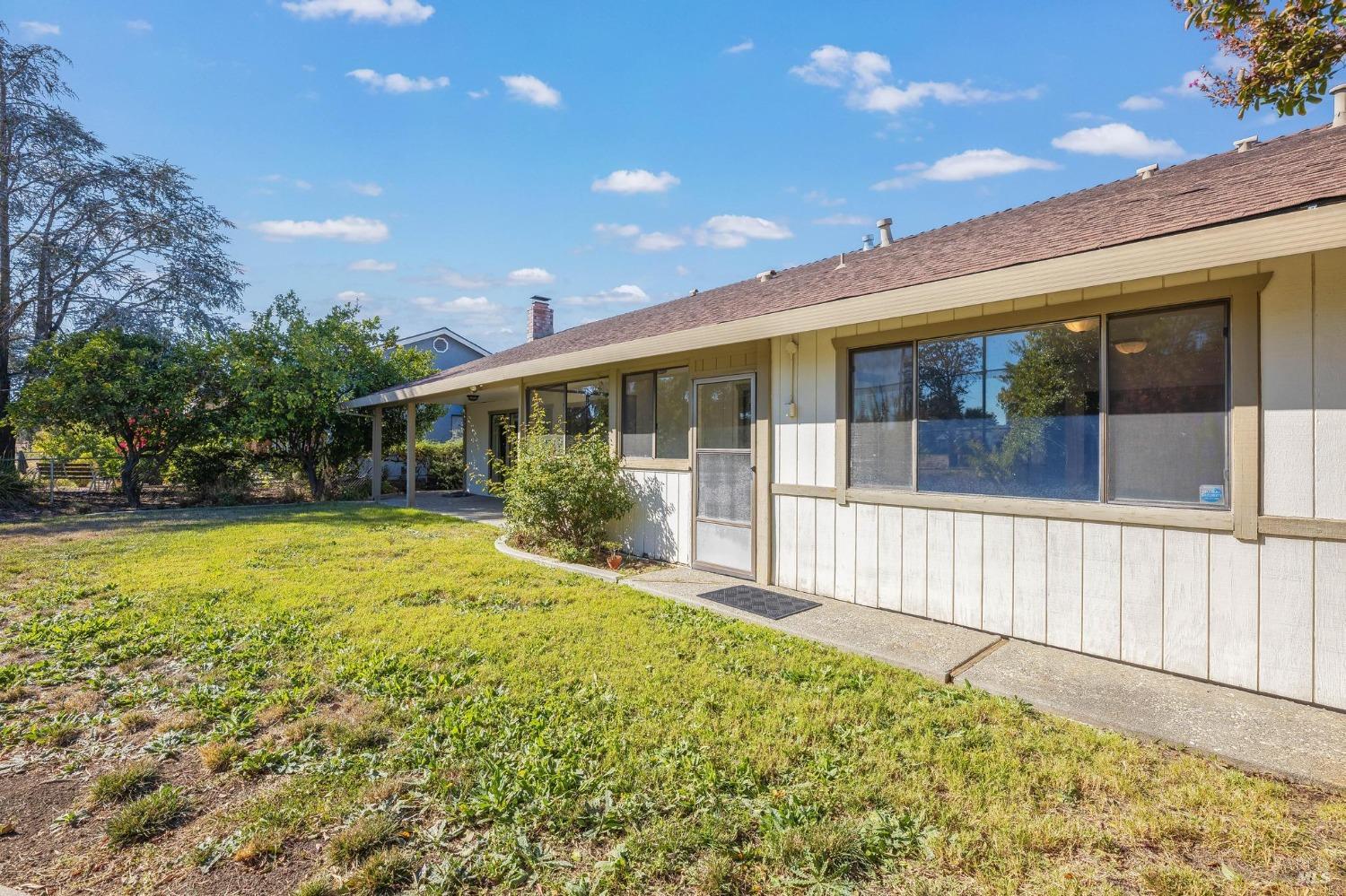 Detail Gallery Image 37 of 56 For 580 Yellowstone Dr, Vacaville,  CA 95687 - 2 Beds | 2 Baths