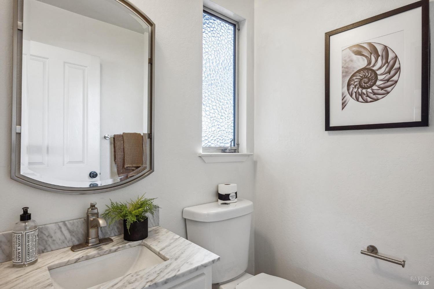 Detail Gallery Image 33 of 56 For 40 Aquinas Dr, San Rafael,  CA 94901 - 3 Beds | 2/1 Baths