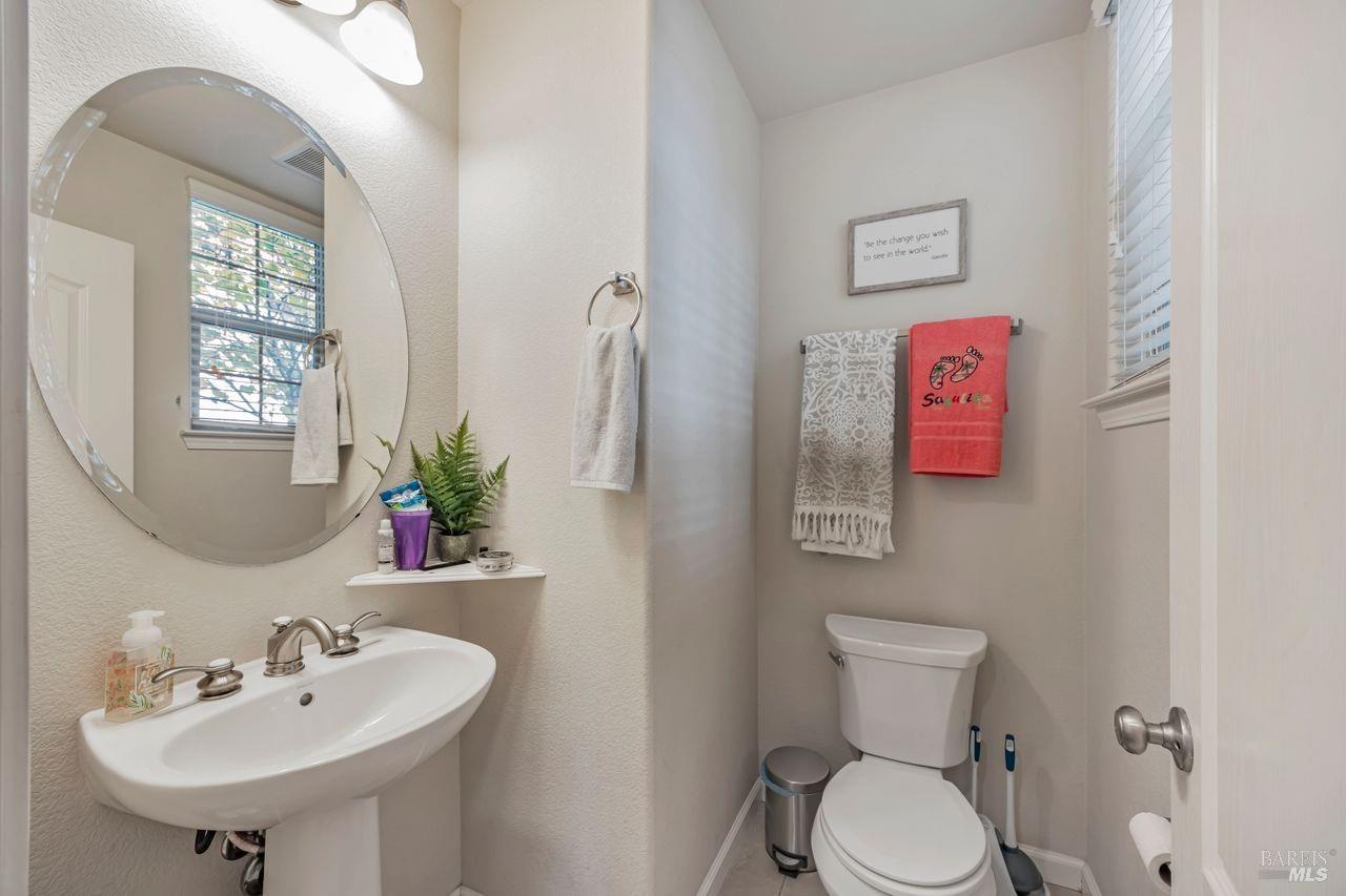 Detail Gallery Image 32 of 37 For 2425 San Miguel Ave, Santa Rosa,  CA 95403 - 3 Beds | 2/1 Baths