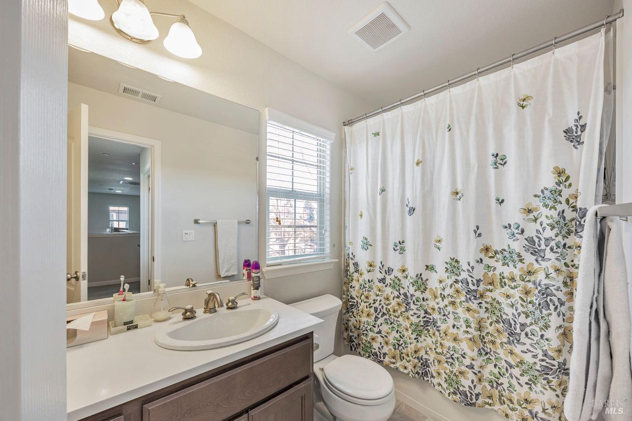 Detail Gallery Image 27 of 37 For 2425 San Miguel Ave, Santa Rosa,  CA 95403 - 3 Beds | 2/1 Baths