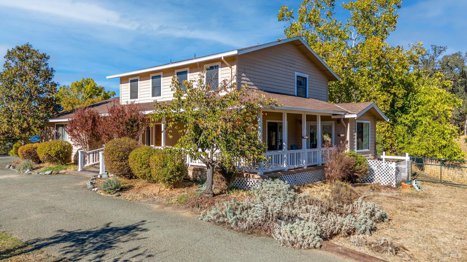 Detail Gallery Image 2 of 33 For 1487 Fawnwood Dr, Ukiah,  CA 95482 - 4 Beds | 3/1 Baths