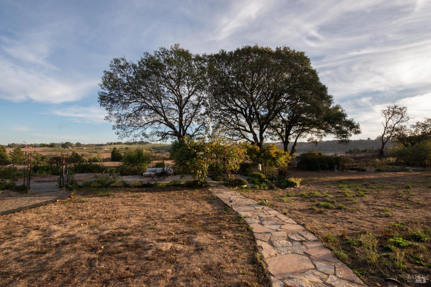 Detail Gallery Image 16 of 34 For 2265 Schaeffer Rd, Sebastopol,  CA 95472 - 3 Beds | 3/1 Baths