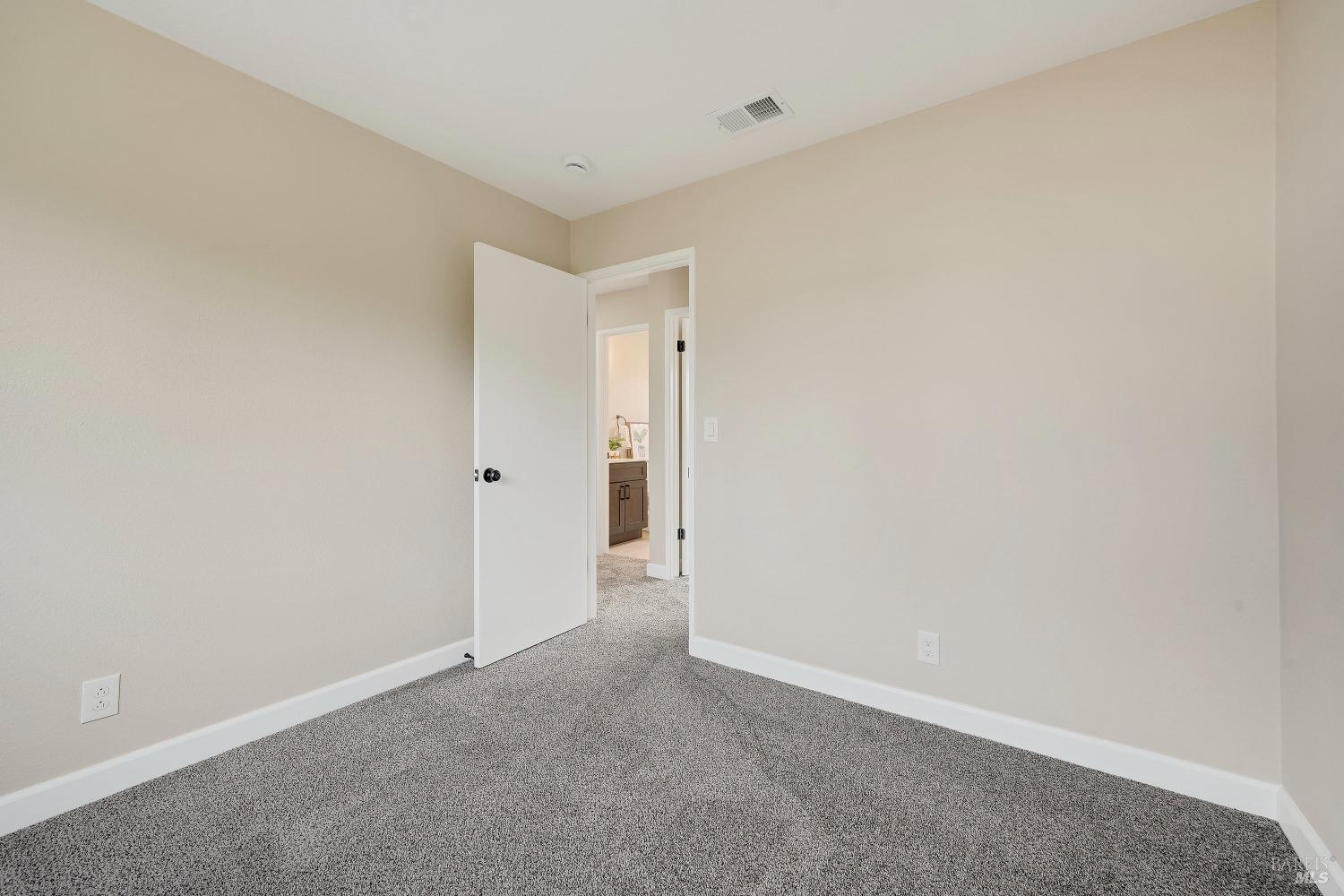 Detail Gallery Image 38 of 53 For 3273 Arroyo Dr, Fairfield,  CA 94533 - 4 Beds | 2/1 Baths