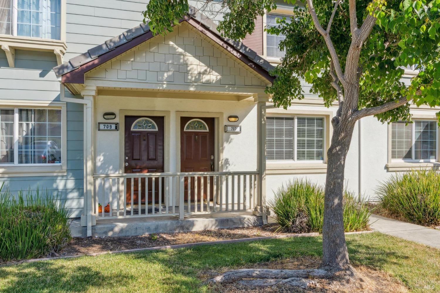 Detail Gallery Image 1 of 36 For 707 Daniels Ave, Vallejo,  CA 94590 - 4 Beds | 2/1 Baths