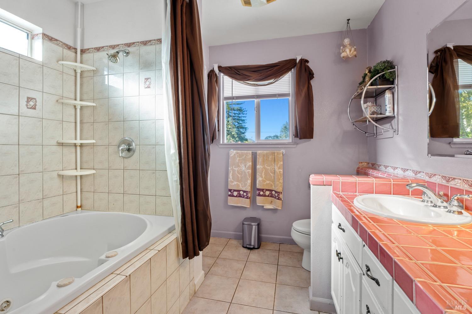 Detail Gallery Image 14 of 20 For 517 W Mill St, Ukiah,  CA 95482 - 3 Beds | 2 Baths