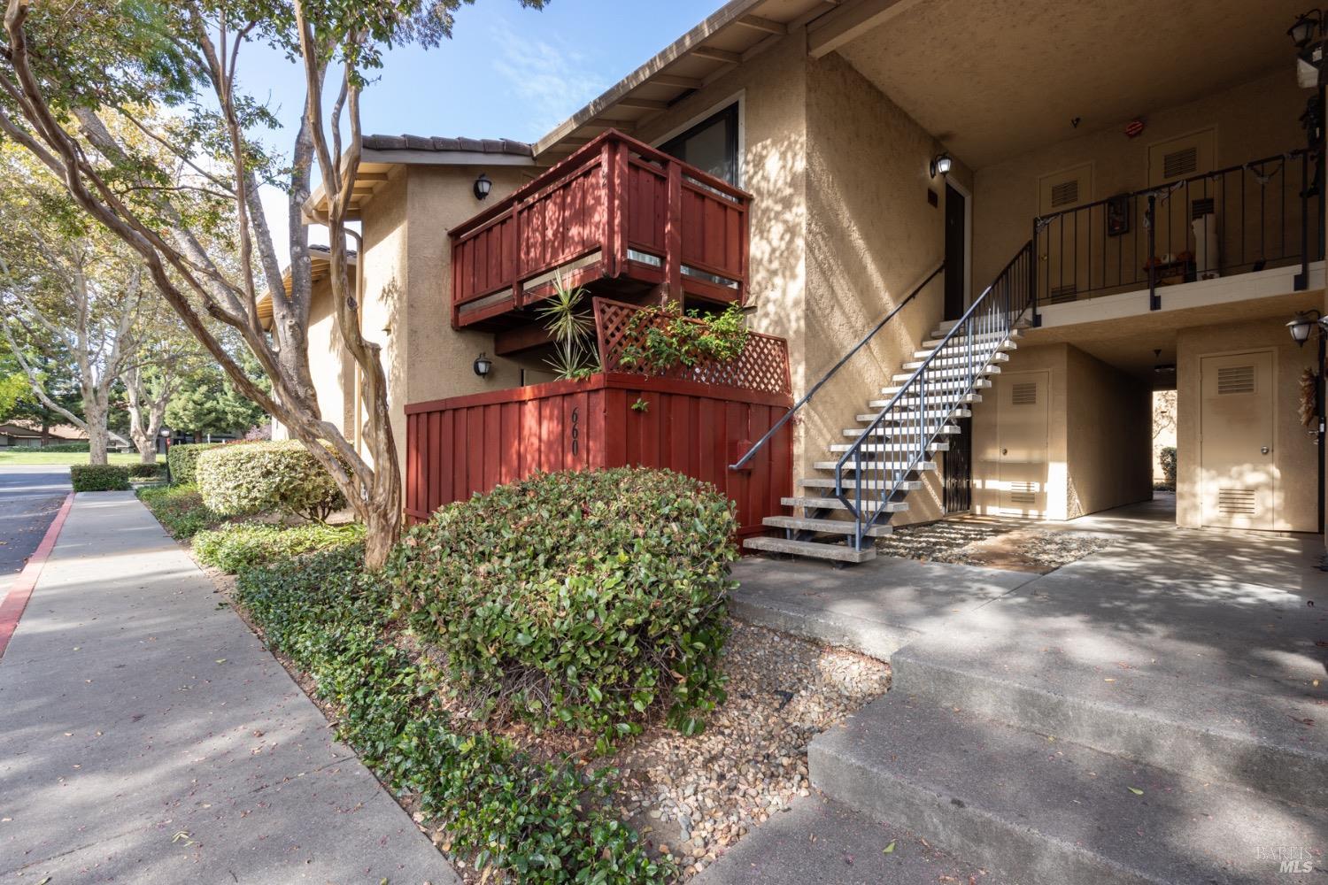 Detail Gallery Image 1 of 23 For 662 Arcadia Dr, Vacaville,  CA 95687 - 2 Beds | 1 Baths