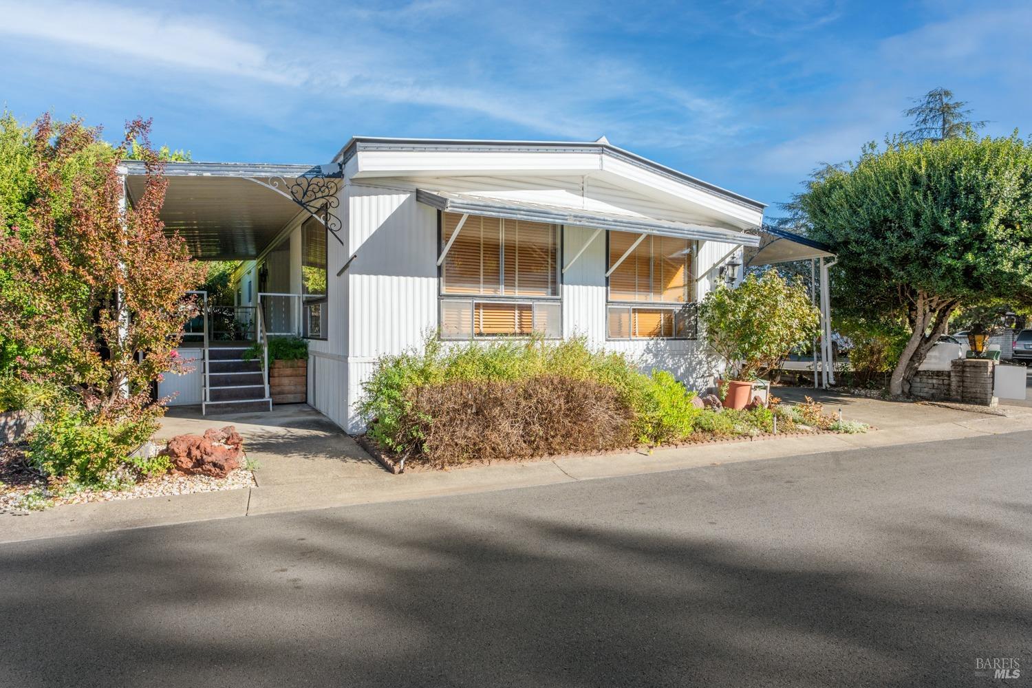 Detail Gallery Image 3 of 18 For 460 E Gobbi St 27, Ukiah,  CA 95482 - 2 Beds | 2 Baths