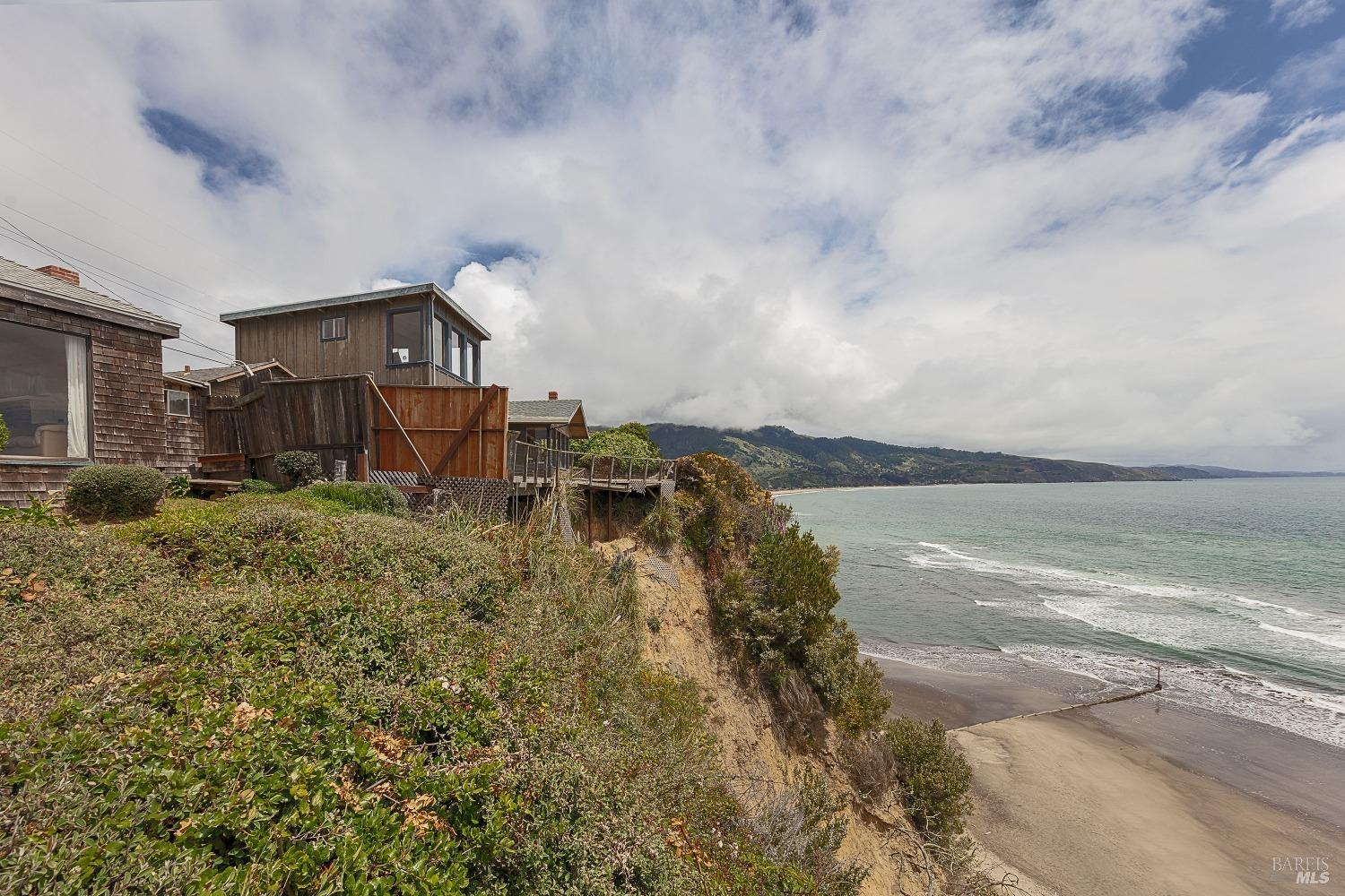 Detail Gallery Image 16 of 28 For 81 Crescente Ave, Bolinas,  CA 94924 - 2 Beds | 1 Baths