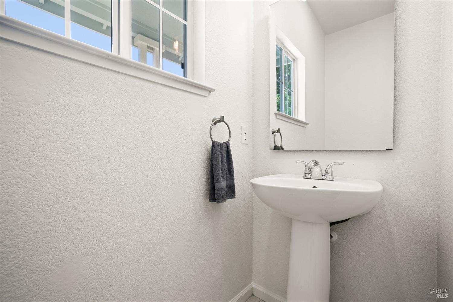 Detail Gallery Image 30 of 37 For 139 Cherryview Ct, Napa,  CA 94558 - 3 Beds | 2/1 Baths