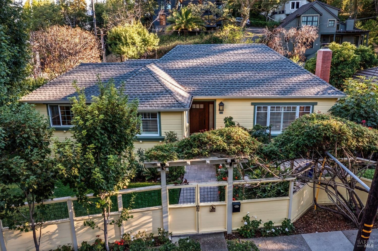 Detail Gallery Image 1 of 1 For 97 Tamalpais Ave, San Anselmo,  CA 94960 - 3 Beds | 2 Baths