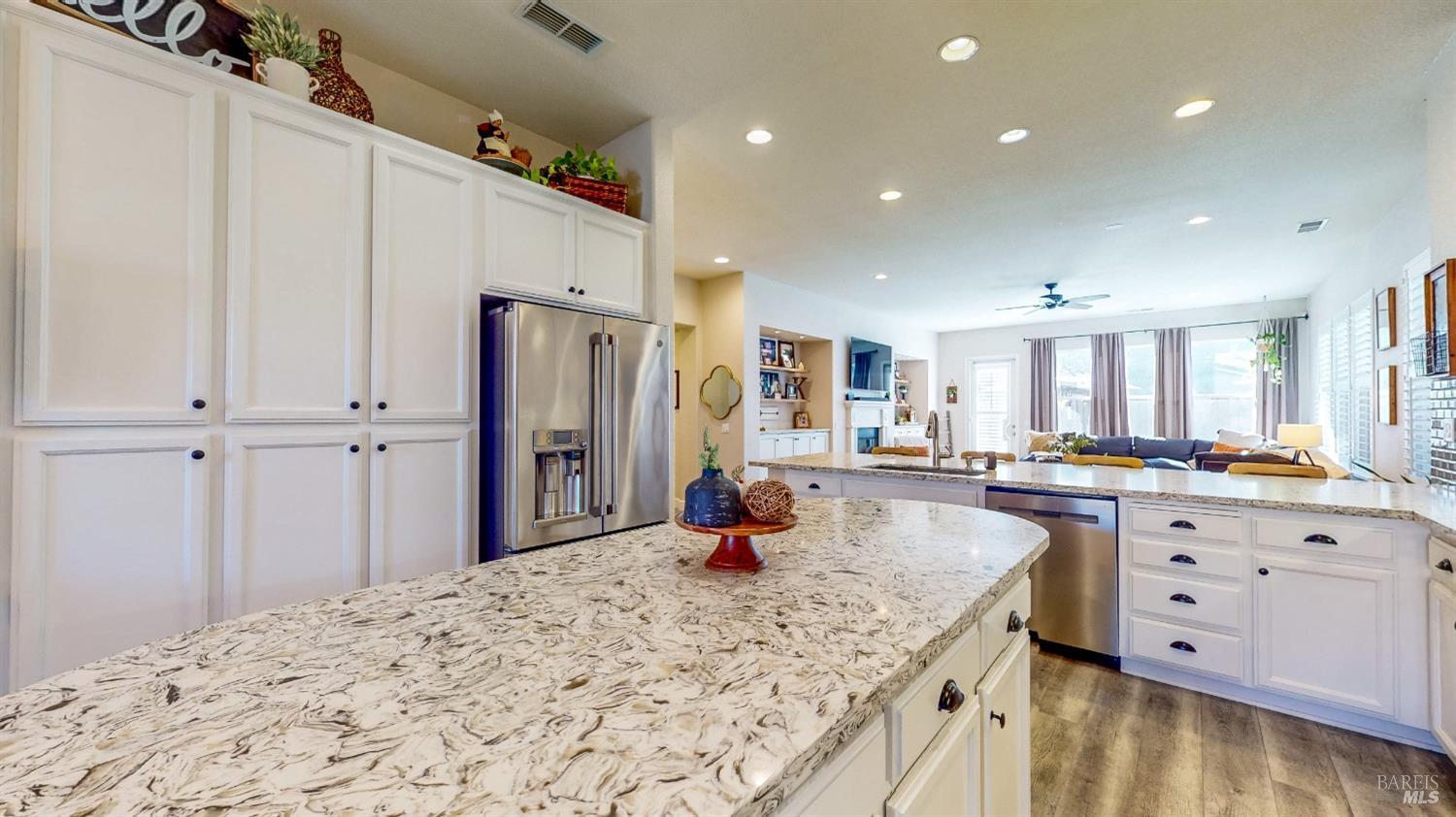 Detail Gallery Image 12 of 56 For 337 Decanter Cir, Windsor,  CA 95492 - 3 Beds | 2 Baths