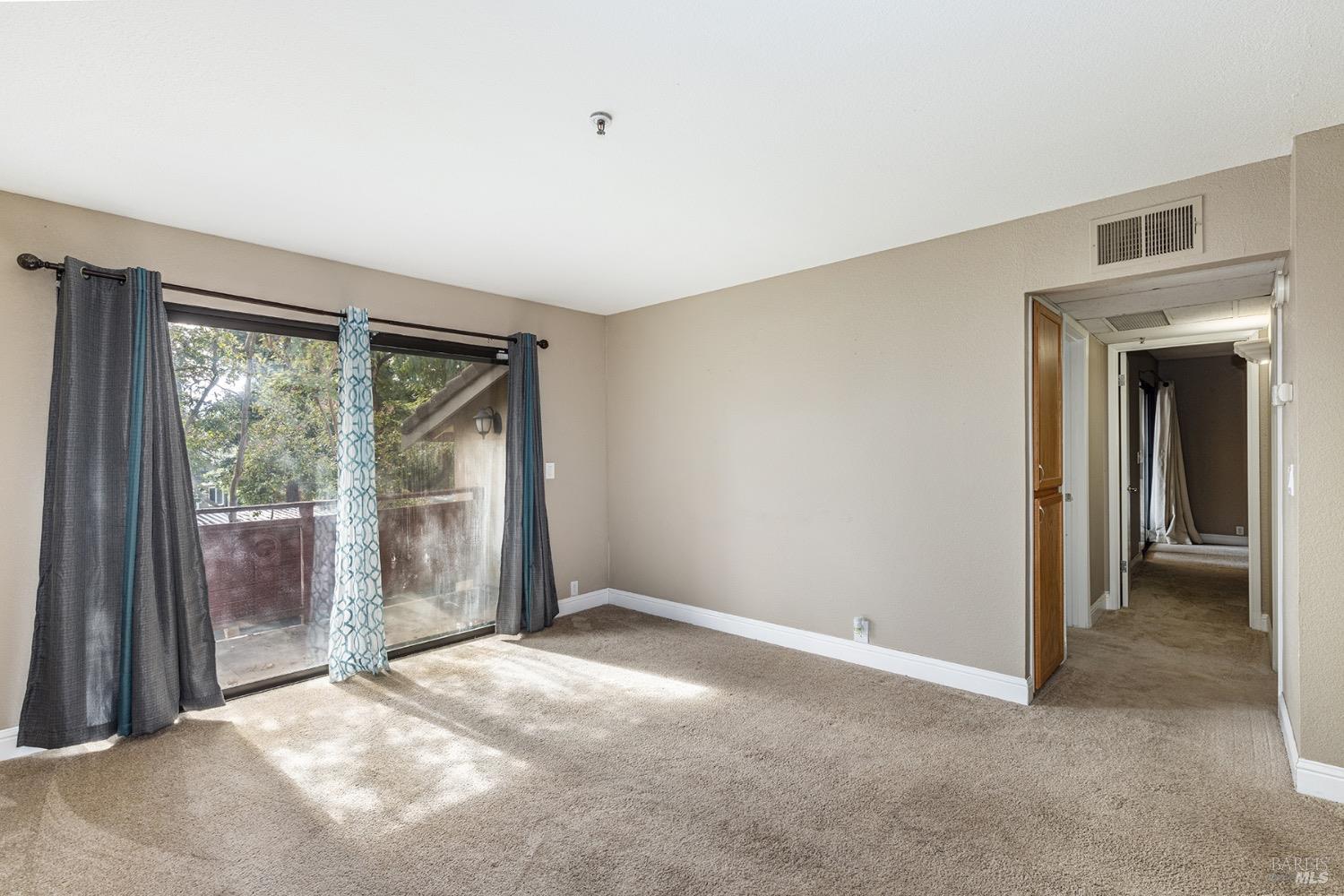 Detail Gallery Image 6 of 23 For 662 Arcadia Dr, Vacaville,  CA 95687 - 2 Beds | 1 Baths