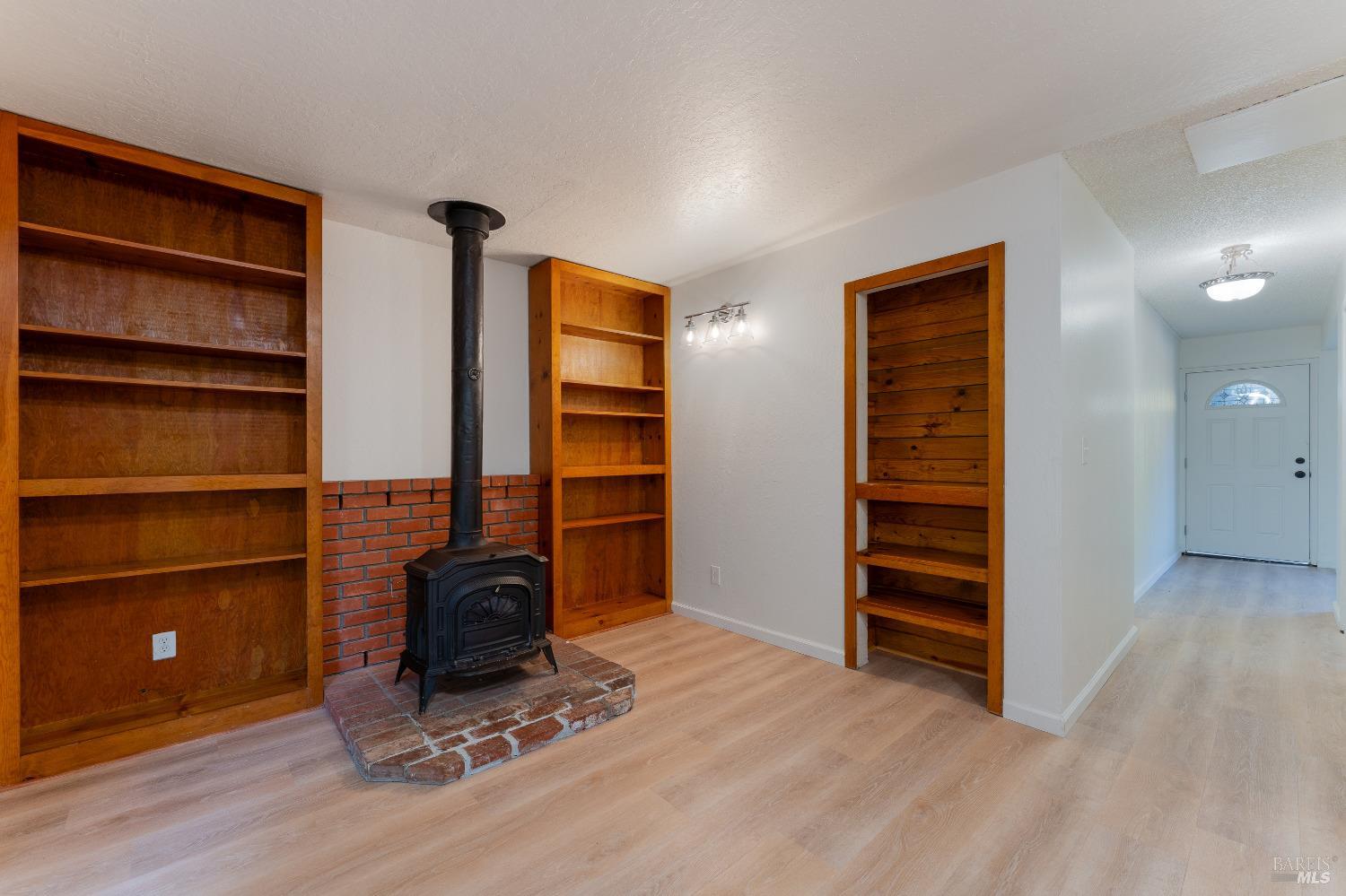 Detail Gallery Image 7 of 24 For 24523 Cypress Dr, Willits,  CA 95490 - 3 Beds | 2 Baths