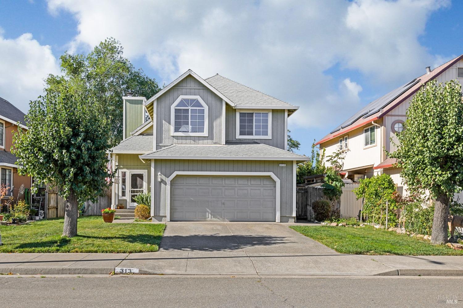 Detail Gallery Image 1 of 37 For 313 Michael Dr, Santa Rosa,  CA 95401 - 4 Beds | 2/1 Baths