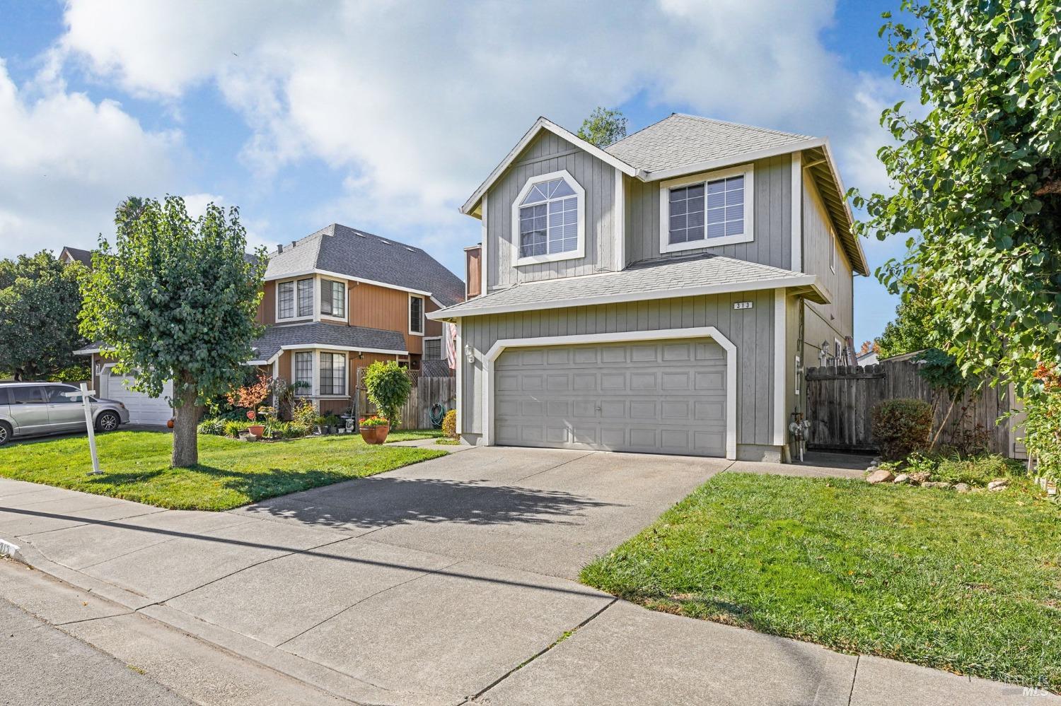 Detail Gallery Image 2 of 37 For 313 Michael Dr, Santa Rosa,  CA 95401 - 4 Beds | 2/1 Baths