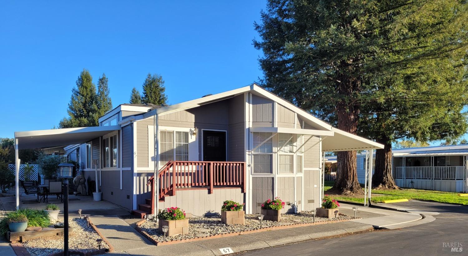 Detail Gallery Image 3 of 31 For 67 Shamrock Cir, Santa Rosa,  CA 95403 - 2 Beds | 2 Baths