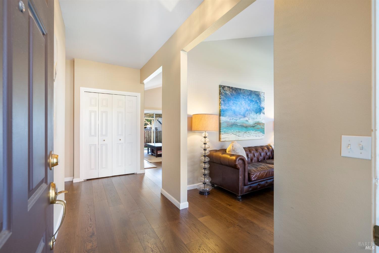 Detail Gallery Image 3 of 41 For 780 Berry Creek Pl, Santa Rosa,  CA 95409 - 3 Beds | 2 Baths