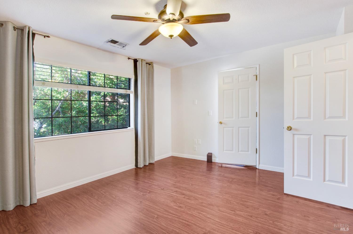 Detail Gallery Image 7 of 22 For 1673 Novato Blvd #2,  Novato,  CA 94947 - 2 Beds | 2/1 Baths