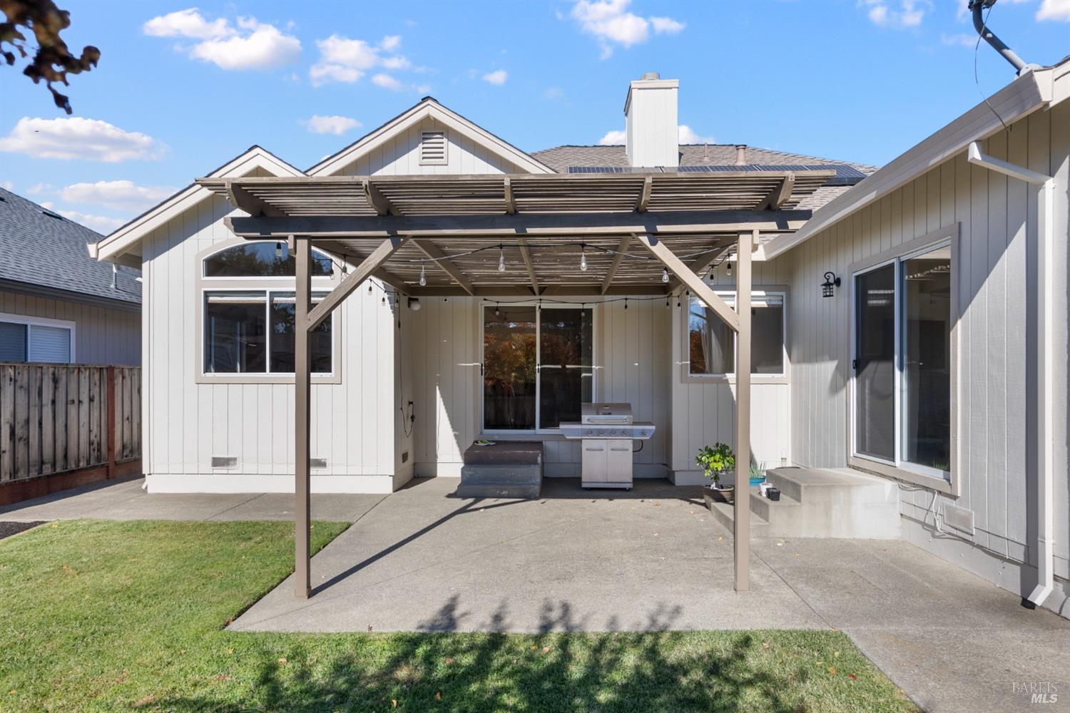 Detail Gallery Image 32 of 41 For 780 Berry Creek Pl, Santa Rosa,  CA 95409 - 3 Beds | 2 Baths