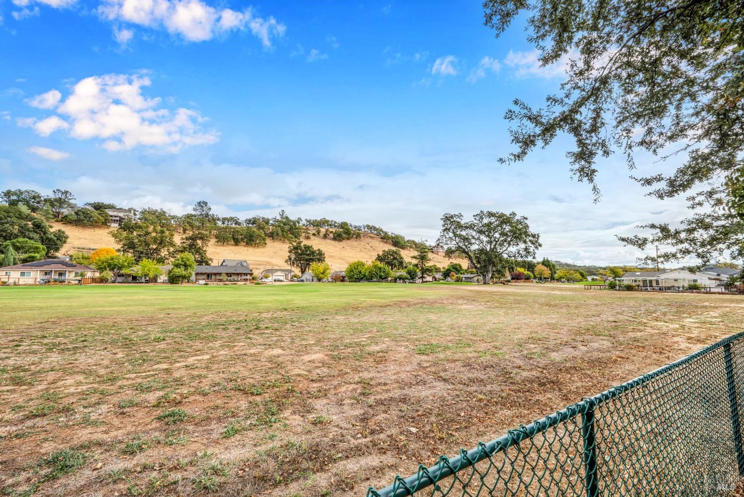 Detail Gallery Image 22 of 24 For 18238 Deer Hollow Rd, Hidden Valley Lake,  CA 95467 - 3 Beds | 2 Baths