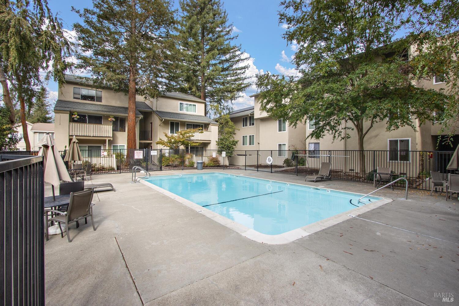 Detail Gallery Image 28 of 34 For 2704 Oak Rd #77,  Walnut Creek,  CA 94597 - 3 Beds | 2 Baths