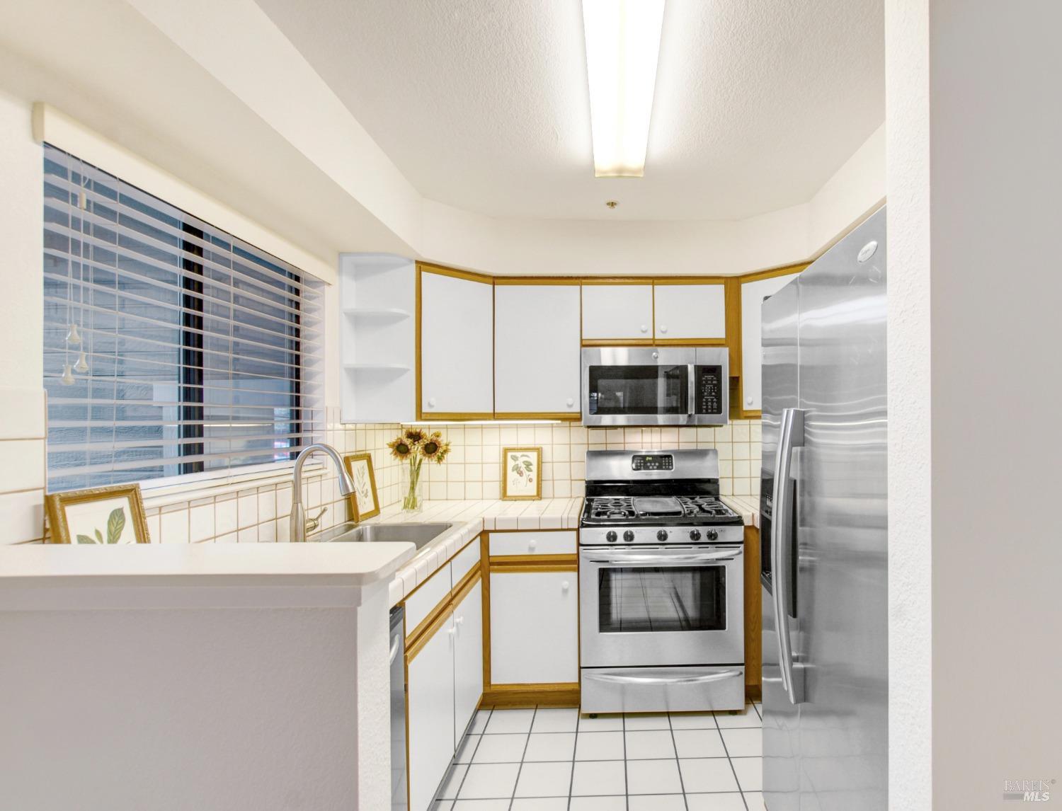 Detail Gallery Image 1 of 22 For 1673 Novato Blvd #2,  Novato,  CA 94947 - 2 Beds | 2/1 Baths