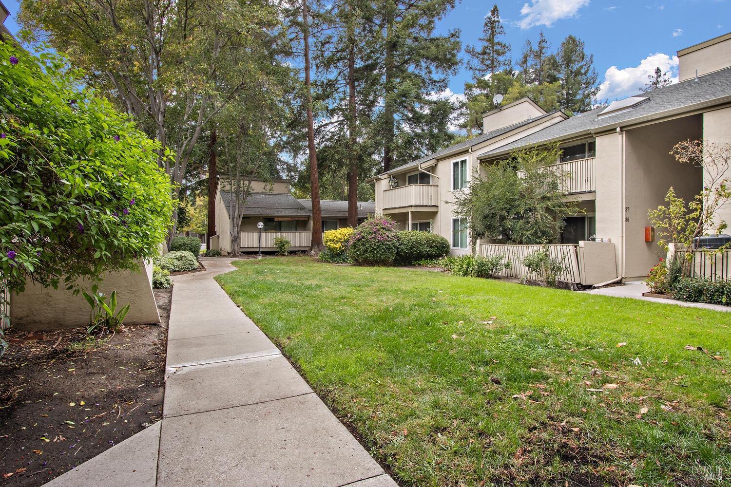 Detail Gallery Image 30 of 34 For 2704 Oak Rd #77,  Walnut Creek,  CA 94597 - 3 Beds | 2 Baths