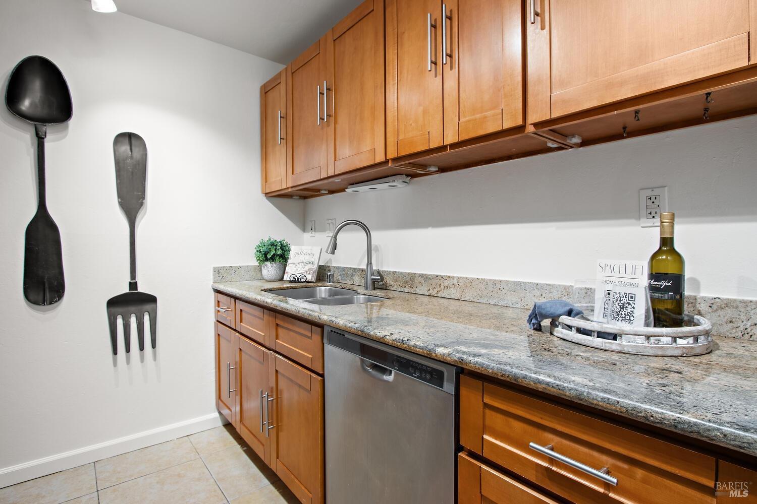 Detail Gallery Image 8 of 34 For 2704 Oak Rd #77,  Walnut Creek,  CA 94597 - 3 Beds | 2 Baths