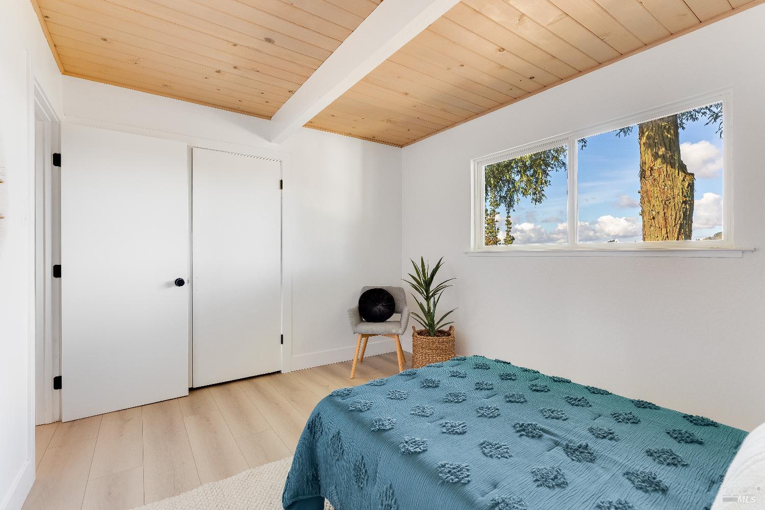 Detail Gallery Image 37 of 73 For 2720 Carisbrook Dr, Oakland,  CA 94611 - 3 Beds | 2/1 Baths