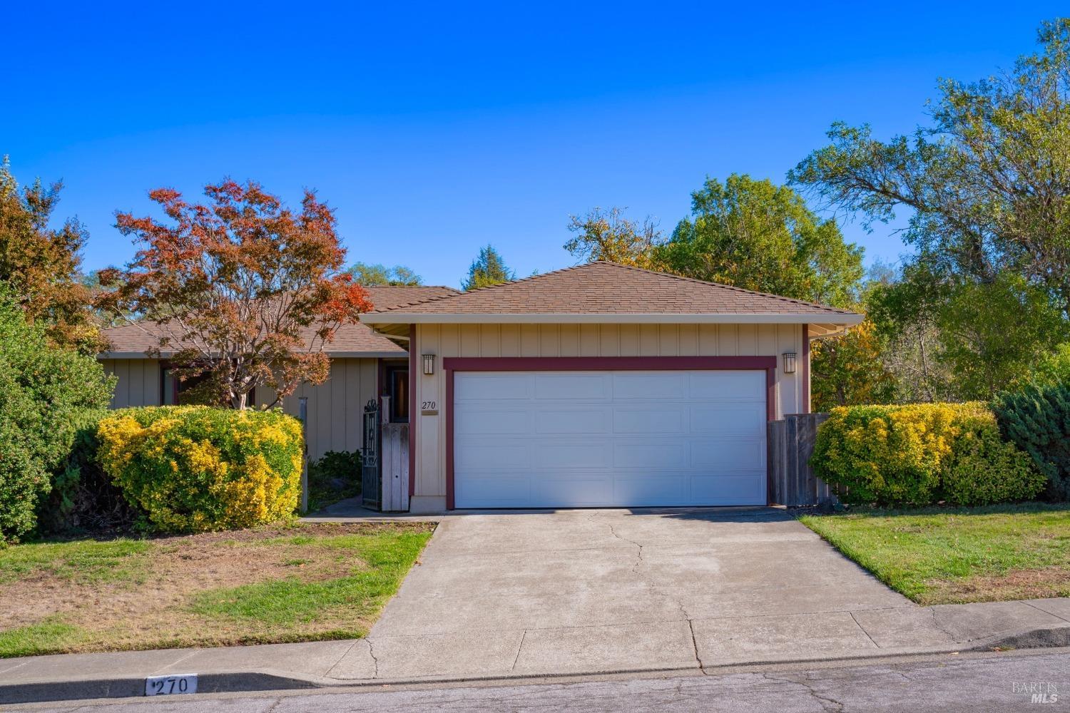 Detail Gallery Image 5 of 23 For 270 Temelec Cir, Sonoma,  CA 95476 - 2 Beds | 2 Baths