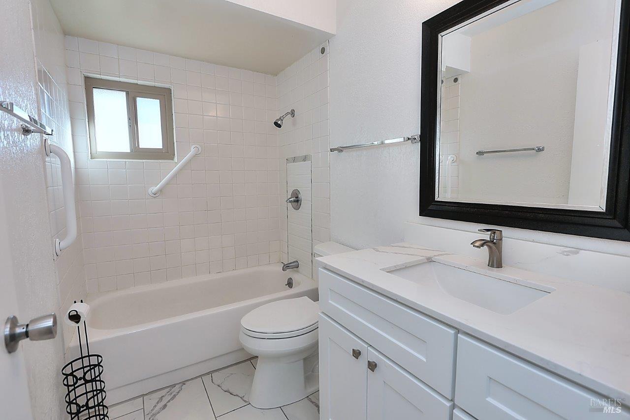 Detail Gallery Image 15 of 16 For 398 Atlantic Ave, Fairfield,  CA 94533 - 4 Beds | 2/1 Baths