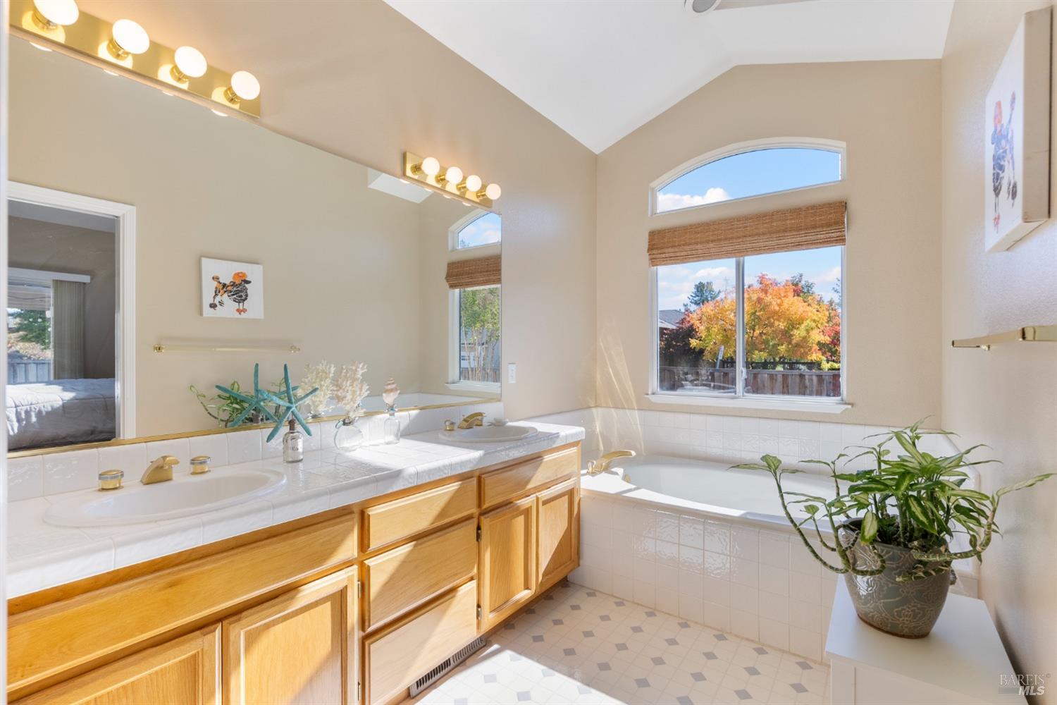 Detail Gallery Image 21 of 41 For 780 Berry Creek Pl, Santa Rosa,  CA 95409 - 3 Beds | 2 Baths