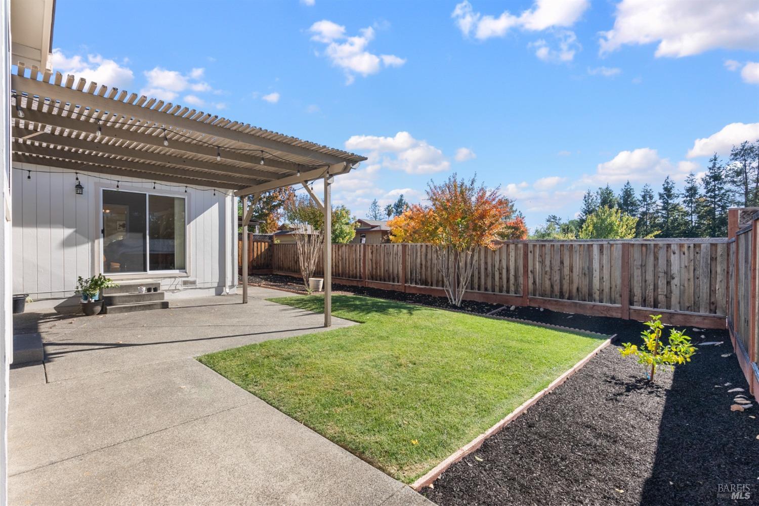 Detail Gallery Image 35 of 41 For 780 Berry Creek Pl, Santa Rosa,  CA 95409 - 3 Beds | 2 Baths