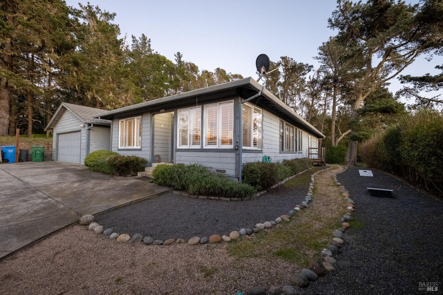 Detail Gallery Image 9 of 45 For 3901 Bay Hill Rd, Bodega Bay,  CA 94923 - 2 Beds | 2 Baths