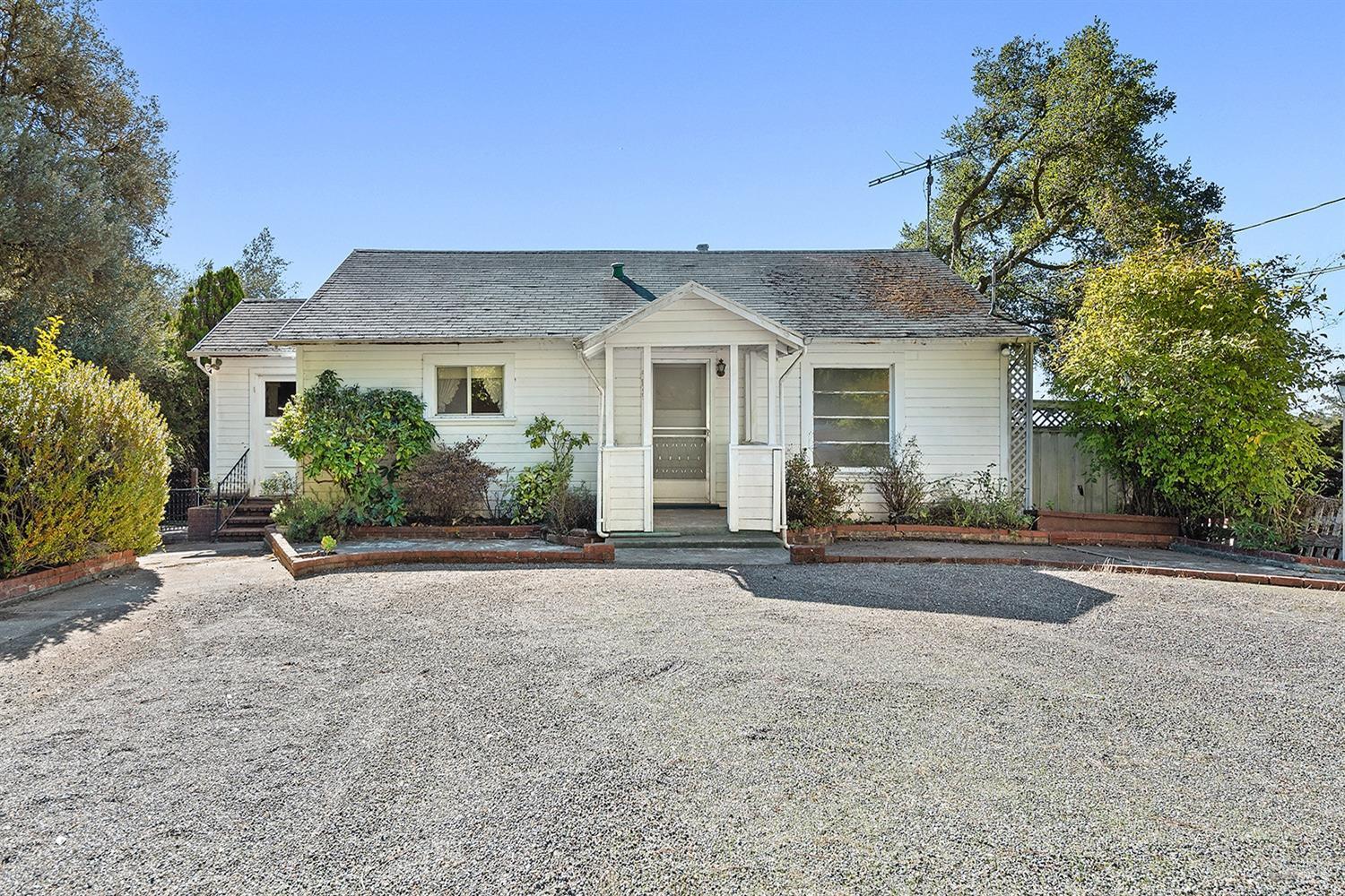 Detail Gallery Image 6 of 26 For 12089 Fiori Ln, Sebastopol,  CA 95472 - 2 Beds | 1 Baths