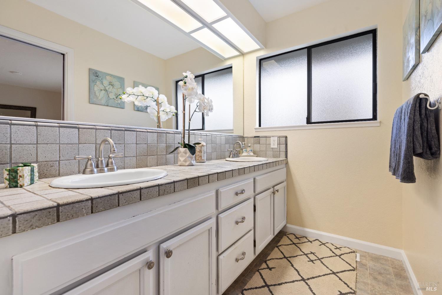 Detail Gallery Image 34 of 42 For 6651 Greenmeadow Ct, Santa Rosa,  CA 95409 - 3 Beds | 2 Baths