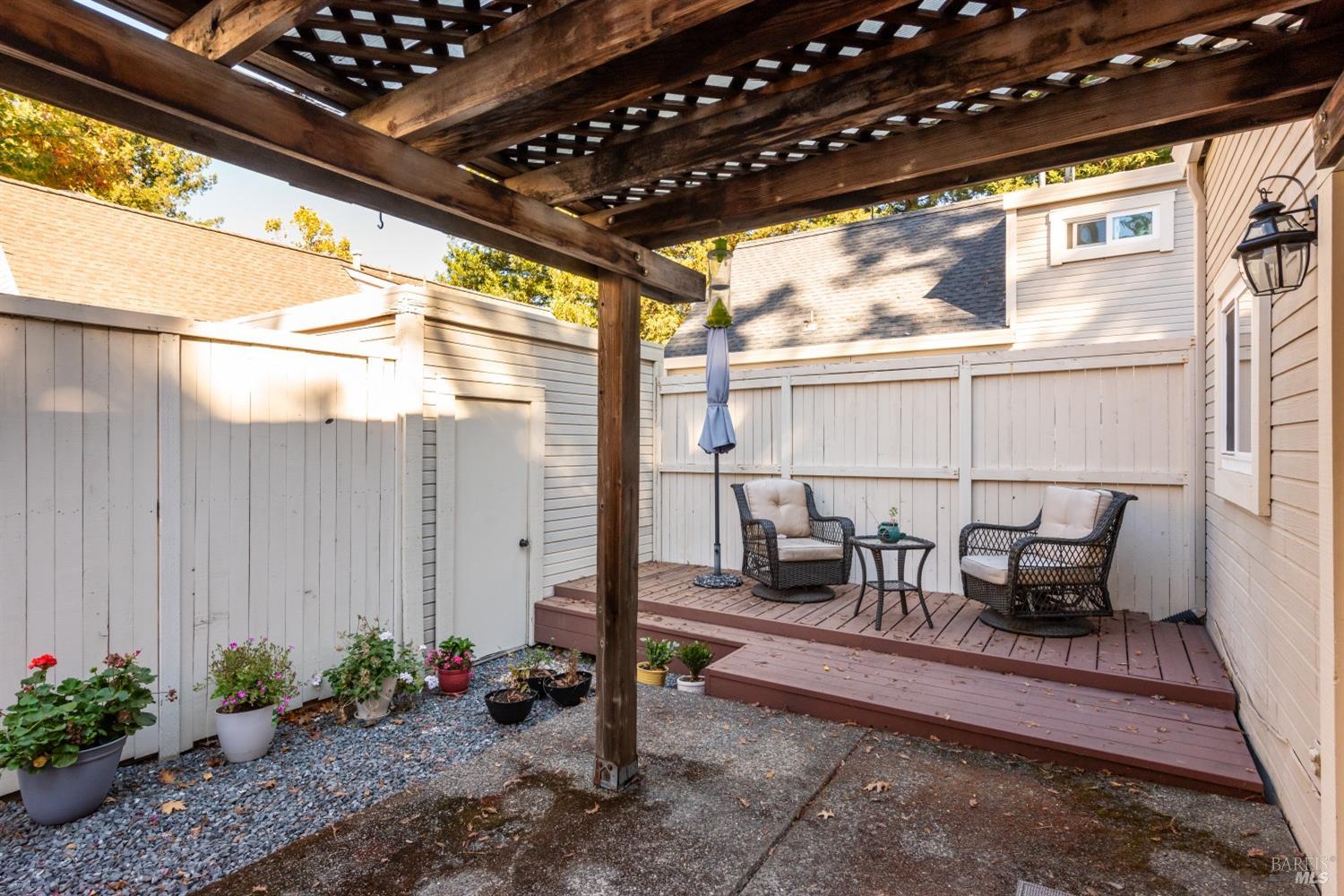 Detail Gallery Image 11 of 38 For 3353 Yulupa Ave, Santa Rosa,  CA 95405 - 3 Beds | 2/1 Baths