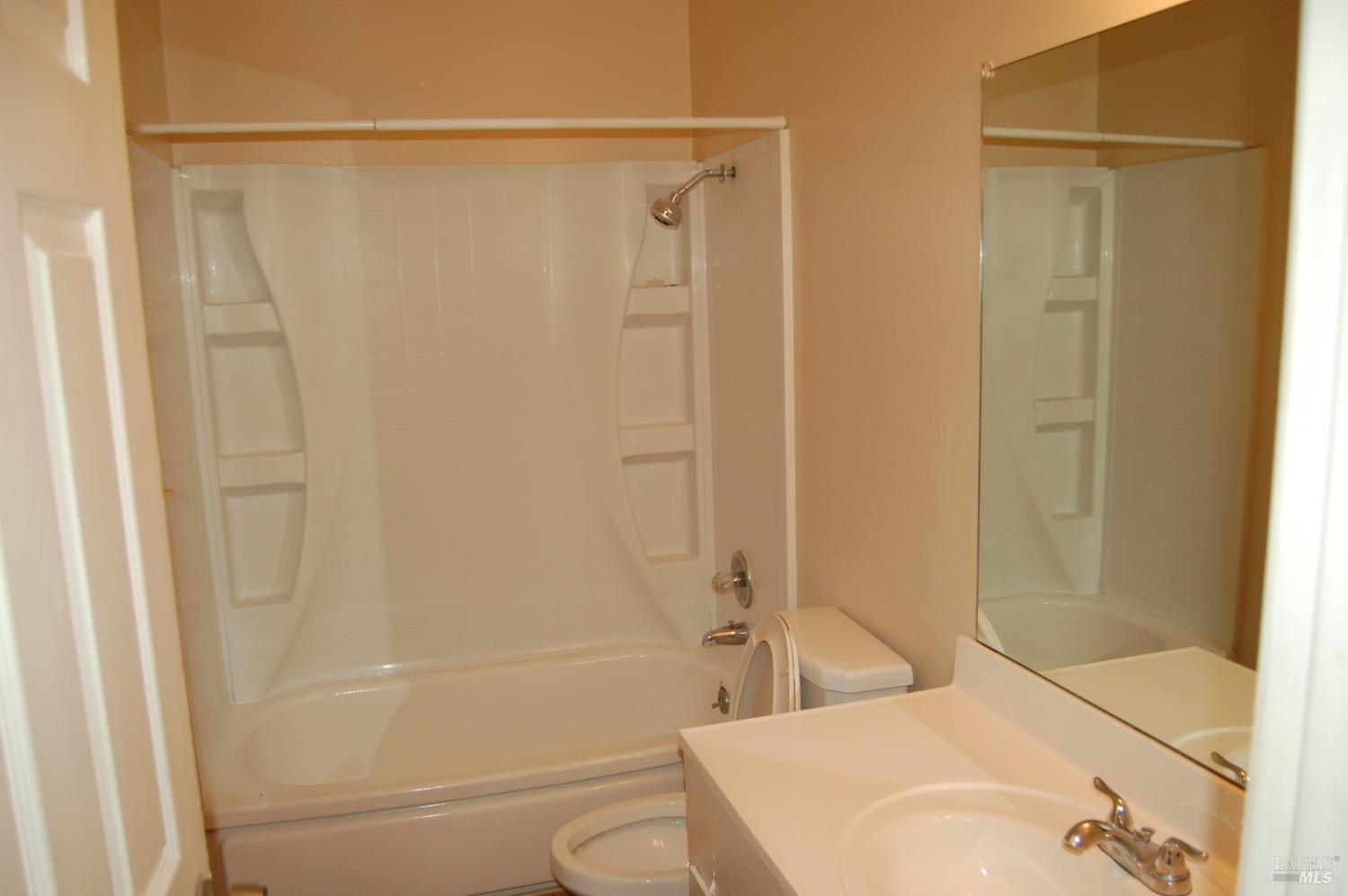 Detail Gallery Image 7 of 10 For 114 Westwood St, Vallejo,  CA 94591 - 4 Beds | 2 Baths