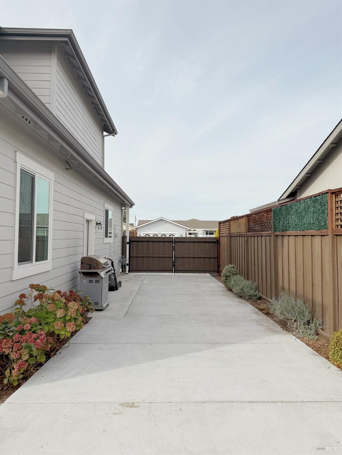 Detail Gallery Image 6 of 42 For 3716 Crestview Dr, Santa Rosa,  CA 95403 - 3 Beds | 2/1 Baths