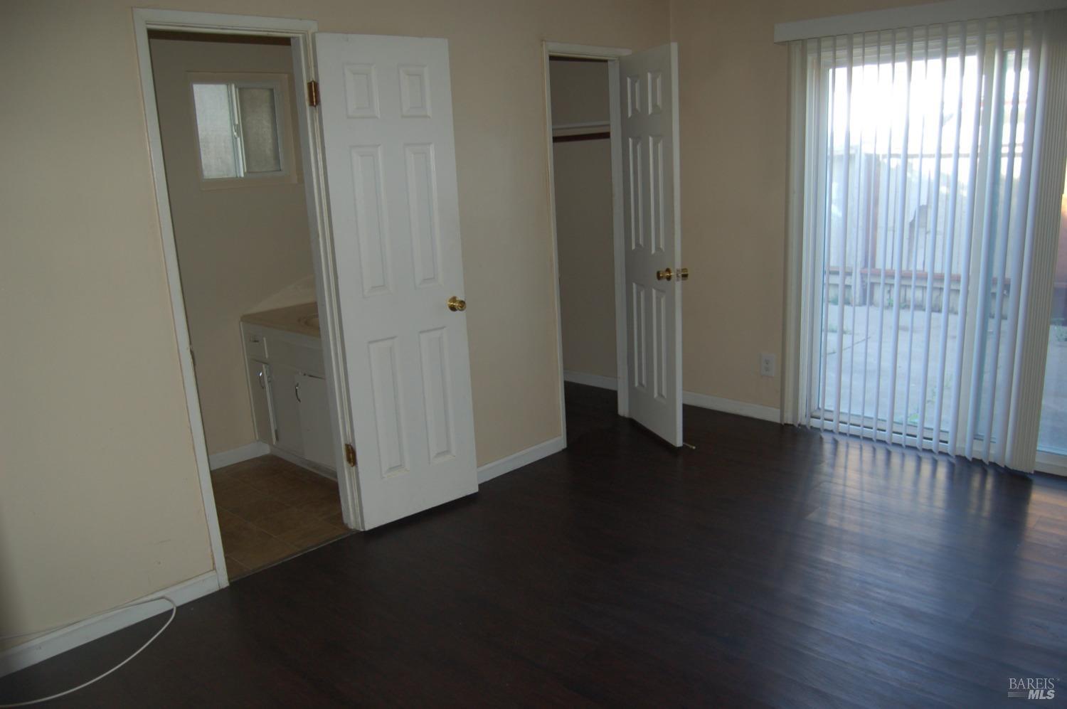 Detail Gallery Image 5 of 10 For 114 Westwood St, Vallejo,  CA 94591 - 4 Beds | 2 Baths