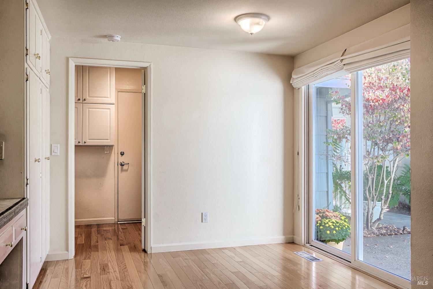 Detail Gallery Image 15 of 45 For 223 Belhaven Ct, Santa Rosa,  CA 95409 - 3 Beds | 2 Baths