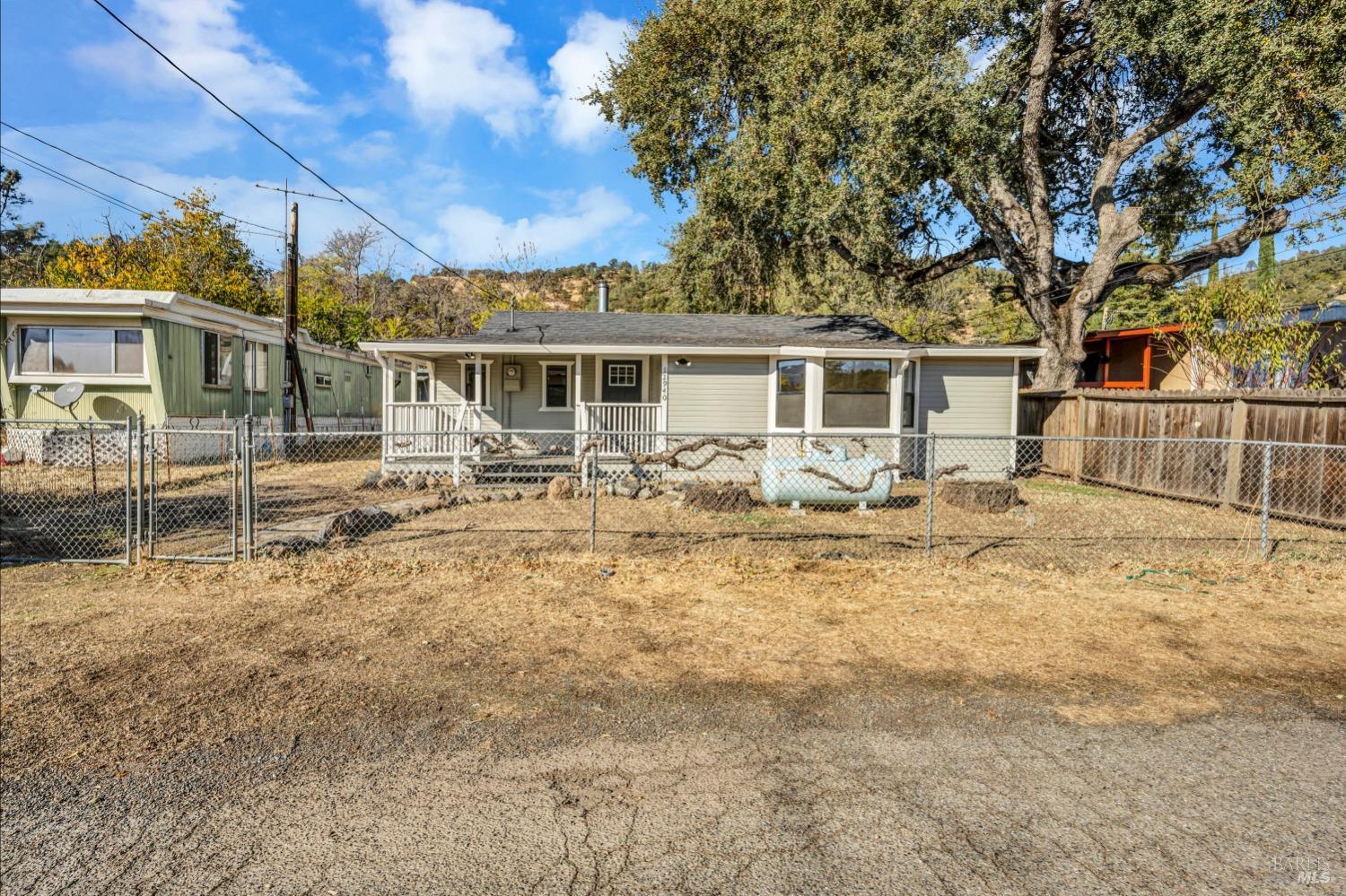 Detail Gallery Image 16 of 23 For 12940 1st St, Clearlake Oaks,  CA 95423 - 2 Beds | 2 Baths