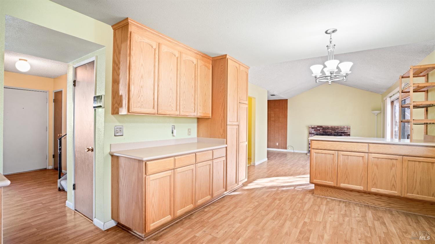 Detail Gallery Image 3 of 44 For 820 Scoter Way, Suisun City,  CA 94585 - 4 Beds | 2/1 Baths