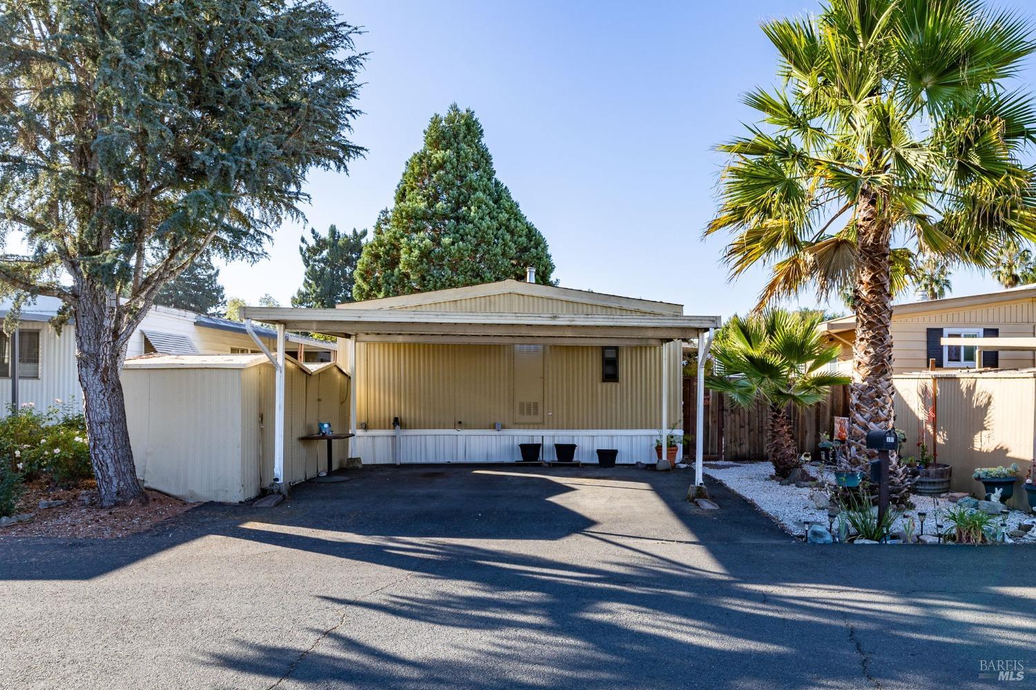 Detail Gallery Image 1 of 23 For 311 Rustic Ln, Rohnert Park,  CA 94928 - 2 Beds | 2 Baths