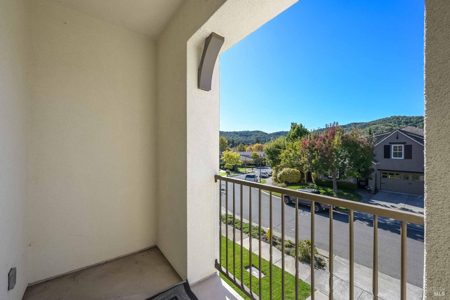 Detail Gallery Image 24 of 35 For 15 Hollyleaf Way, Novato,  CA 94949 - 4 Beds | 3/1 Baths