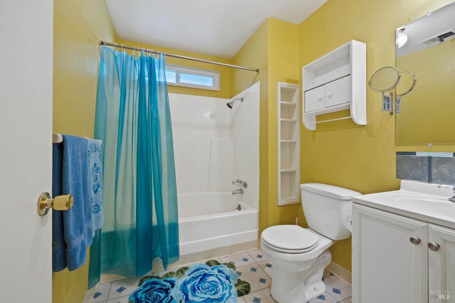 Detail Gallery Image 15 of 27 For 1359 Despina Dr, Ukiah,  CA 95482 - 3 Beds | 2 Baths